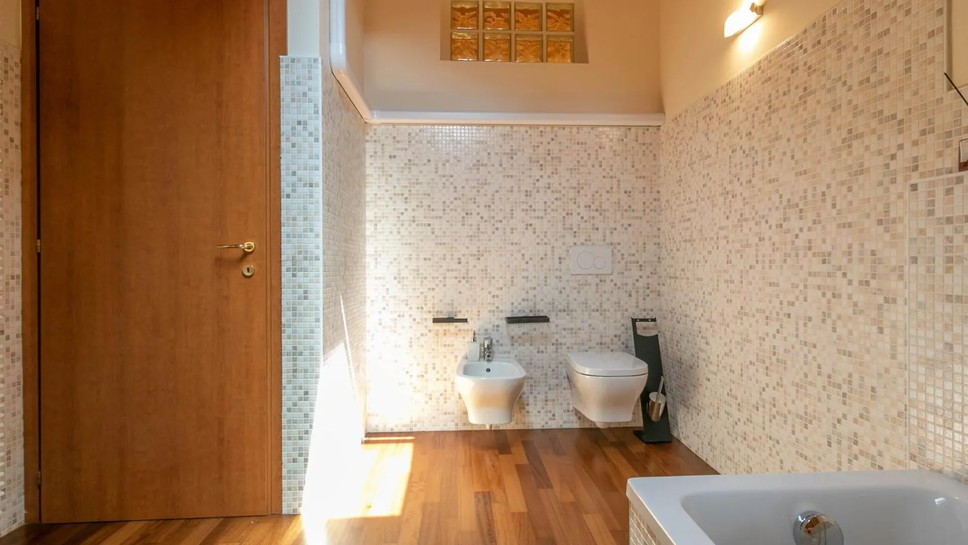 Apartment Mamma Ciccia - Casa Laura Elegant & Spacious Apt Mandello del Lario Italy