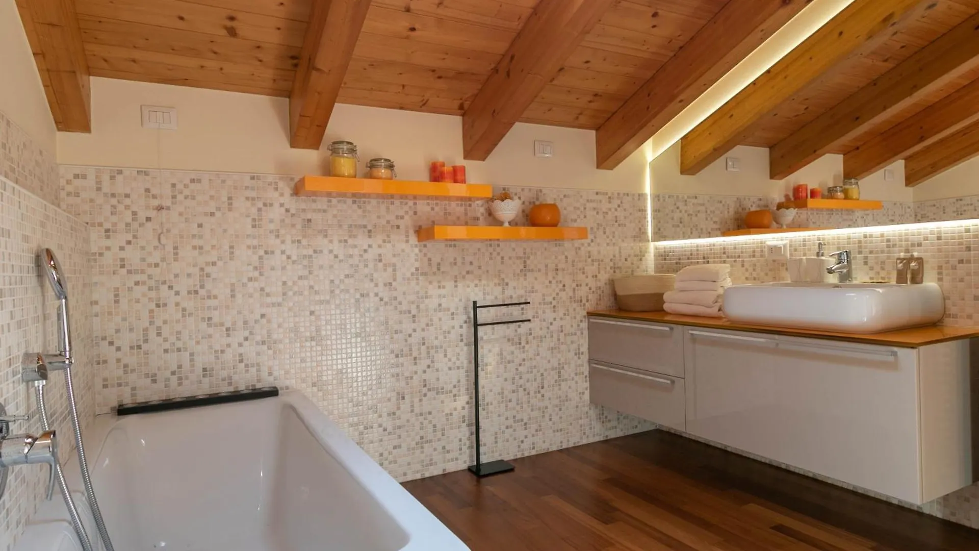 Mamma Ciccia - Casa Laura Elegant & Spacious Apt Mandello del Lario Apartment