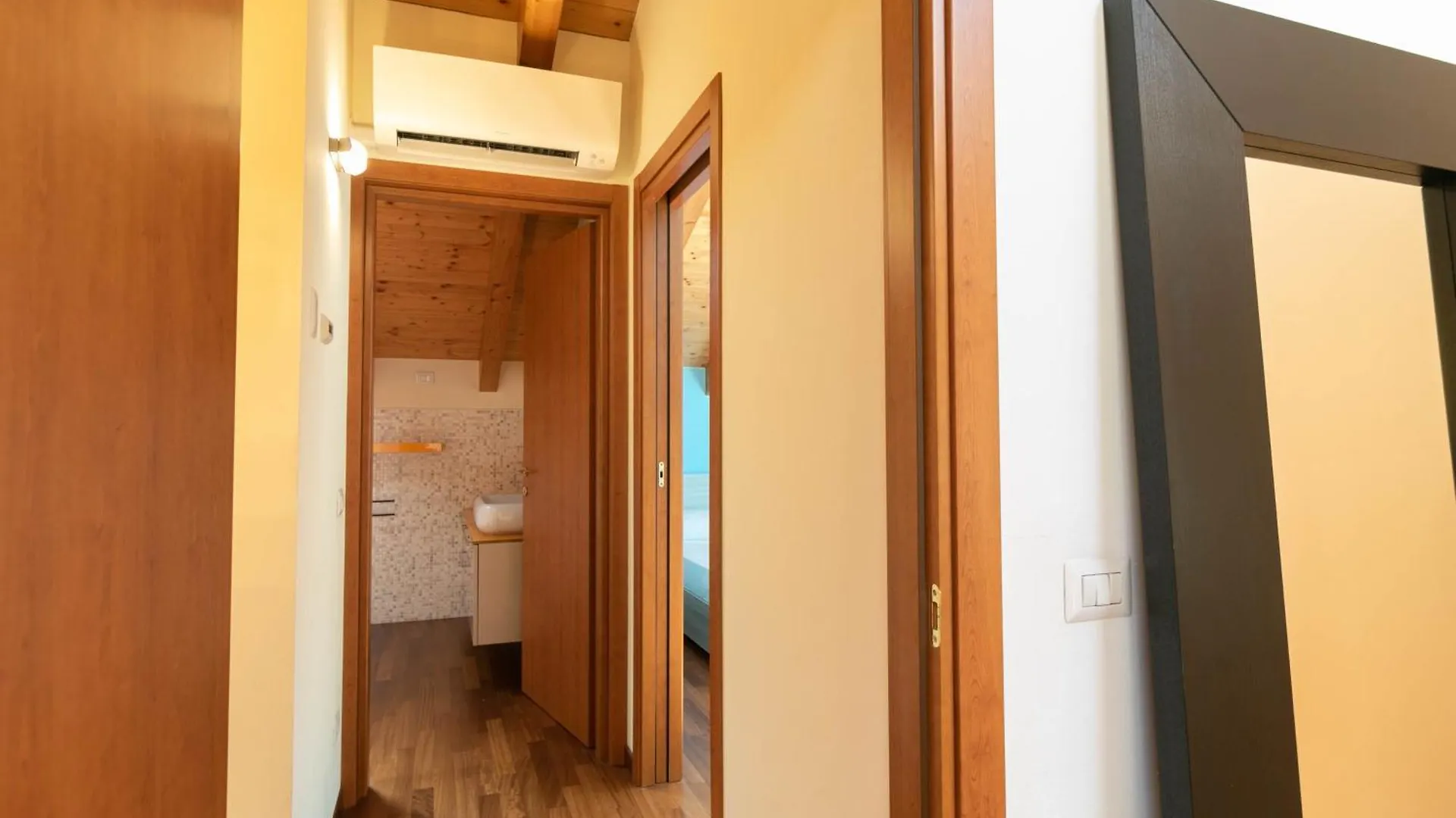 Apartment Mamma Ciccia - Casa Laura Elegant & Spacious Apt Mandello del Lario Italy