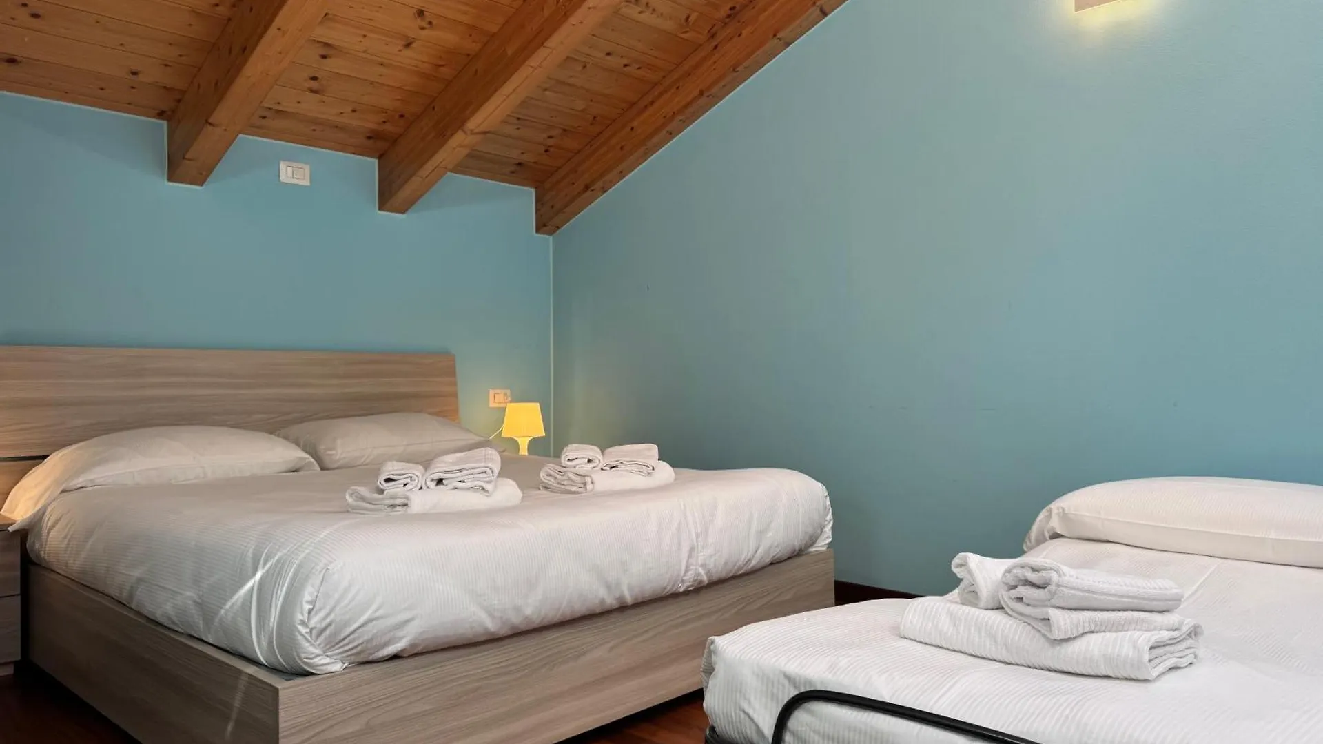 Mamma Ciccia - Casa Laura Elegant & Spacious Apt Mandello del Lario Italy